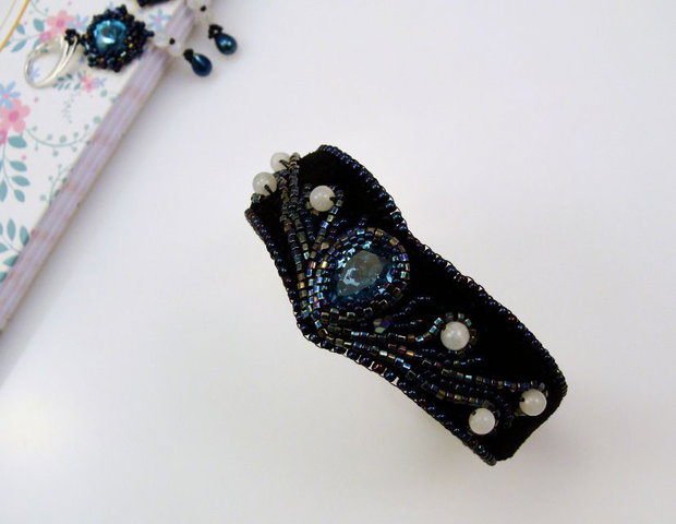 Set bratara fixa din piele si cercei cu cristale Swarovski
