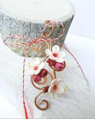 Brosa martisor flori de cires