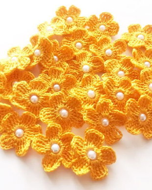 5 floricele galbene, crosetate manual