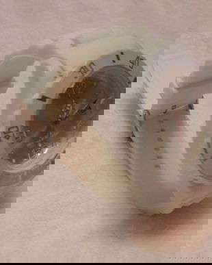 Ceas alb cu brățara silicon.