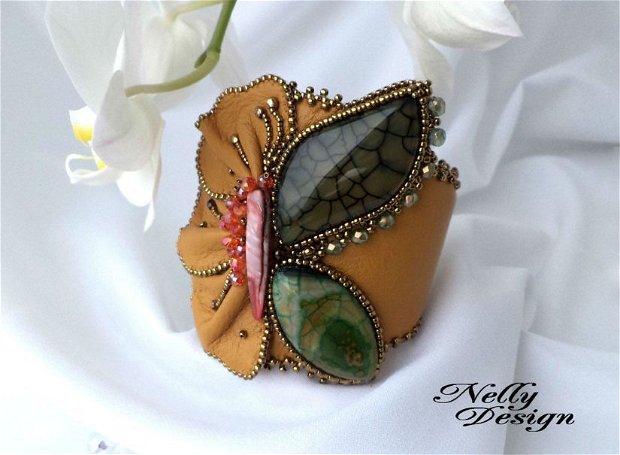 "Butterfly on Flower"- Bratara bead-embroidery agate si piele naturala