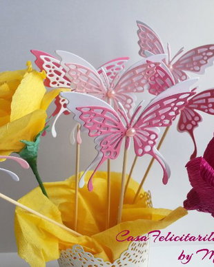 Fluturi dantelati pentru decor nunta si botez