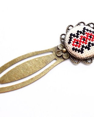 Semn de carte cu broderie manuala pe panza taraneasca cod 3012