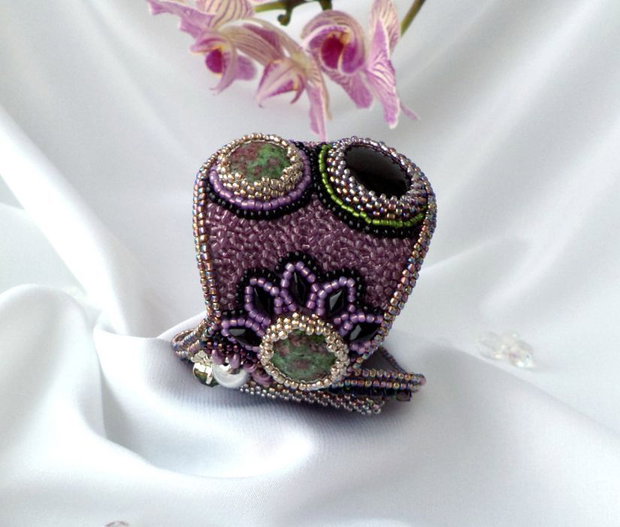 "Deep Purple" - Bratara bead-embroidery