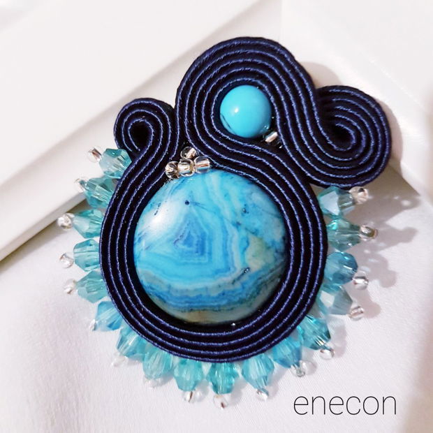 Brosa soutache bleumarin-turcoaz