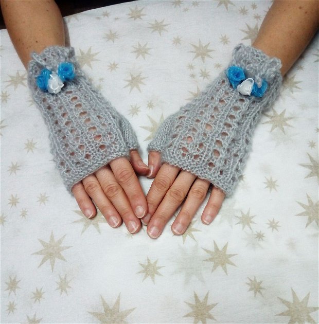 Mănuși tricotate