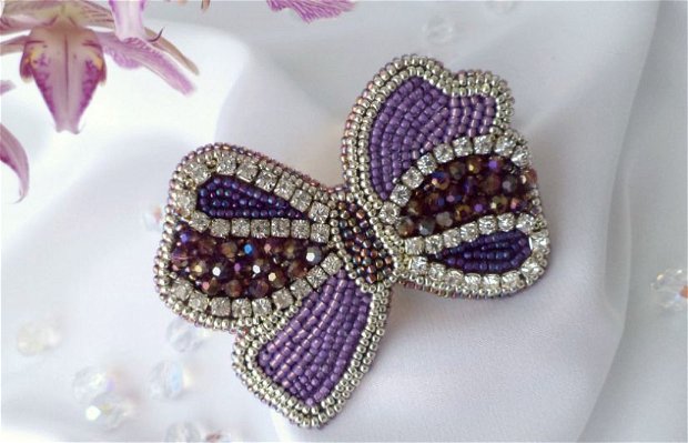 "Purple Bow" - Brosa bead-embroidery