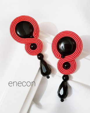 Cercei soutache rosu si negru cu onix