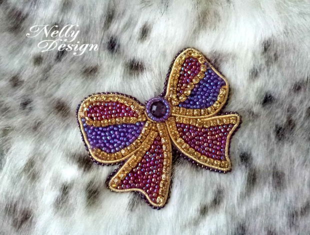 Brosa bead-embroidery