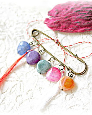 Brosa martisor Inimioare de agat