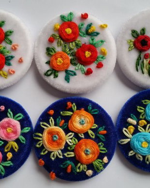 Brose brodate; cu rol de martisor