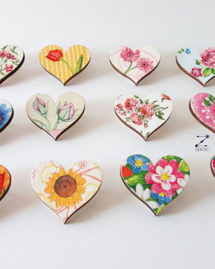 Martisor inima, martisoare inimioare, brosa inima, martisor decoupage, martisor model floral, martisoare inima