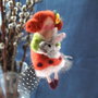 Decor/ornament `Fetita cu iepuras`