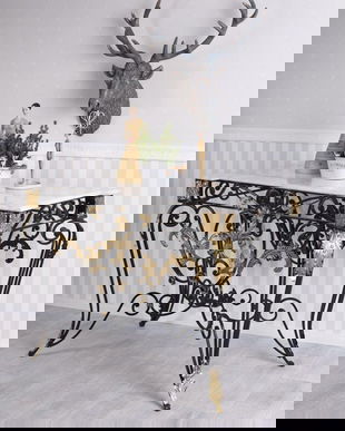 Consola din fier masiv cu decoratiuni aurii si blat din marmura