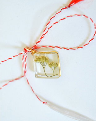 Martisor< ->pandantiv