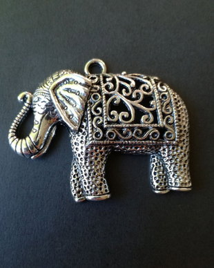 PANDANTIV ELEFANT - 60 X 48 MM