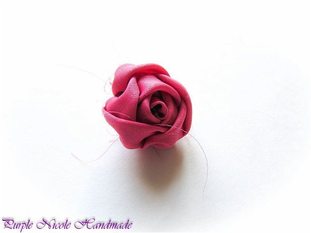 Bobocel roz - martisor boboc handmade