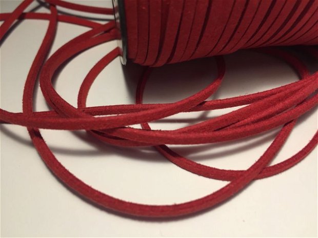 Șnur roșu (2,7 X1,5mm) imitatie piele întoarsă