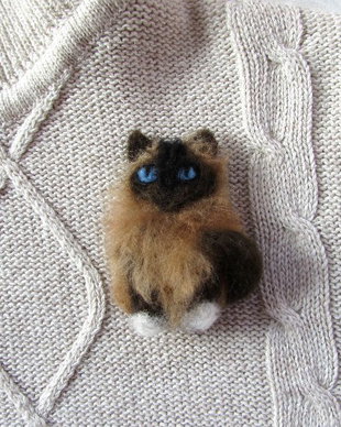 Brosa/ornament `Fifi`