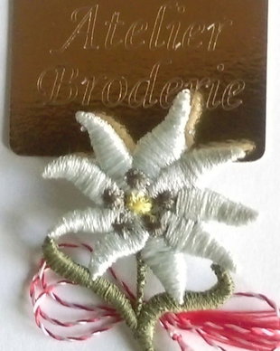 Martisor brosa Floare de Colt