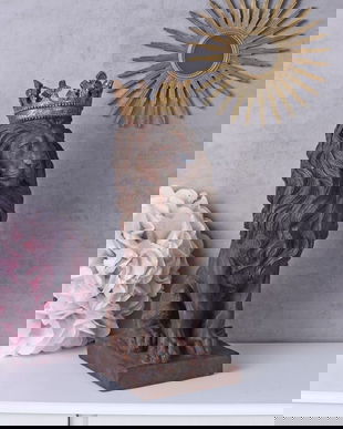 Statueta cu un leu cu coroana