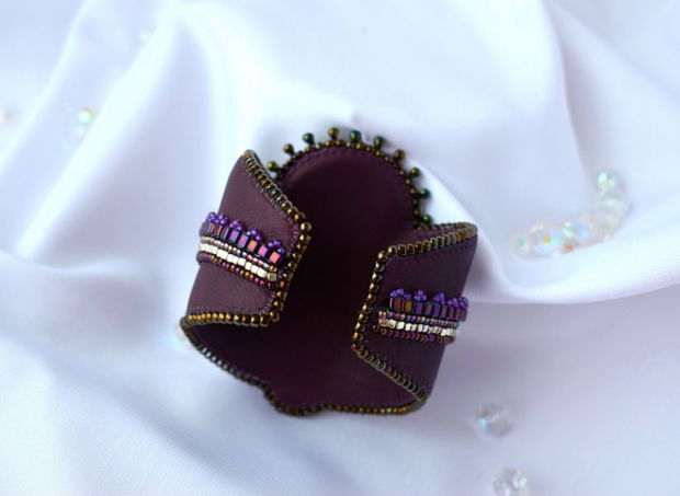 REZERVAT A. - Bratara bead-embroidery