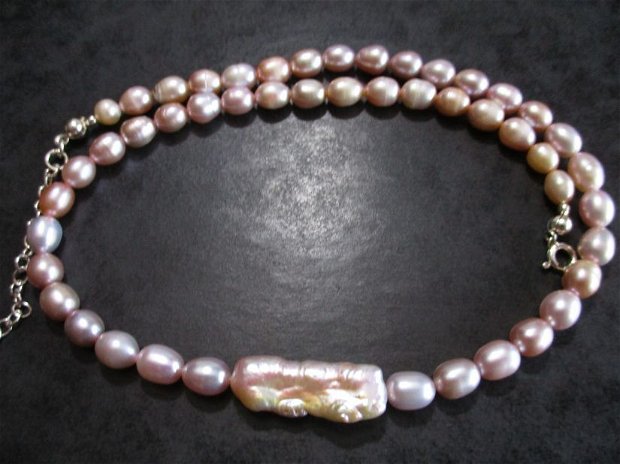 Colier argint si perle de cultura roz, cu perla biwa