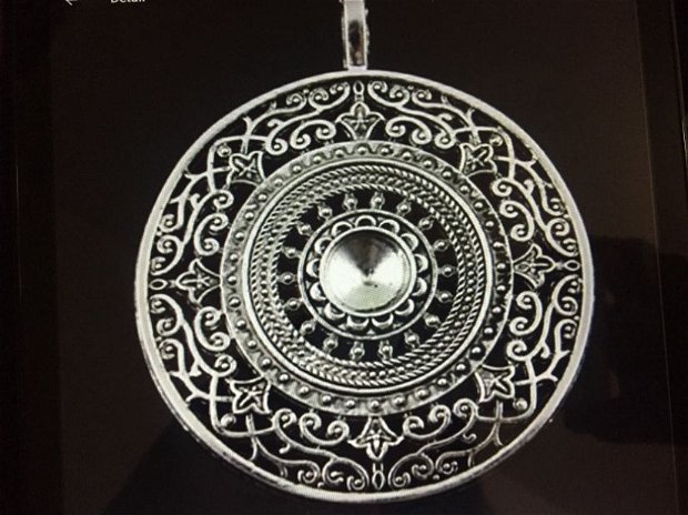 Pandantiv rotund(68x56mm) , nuanță argint antic