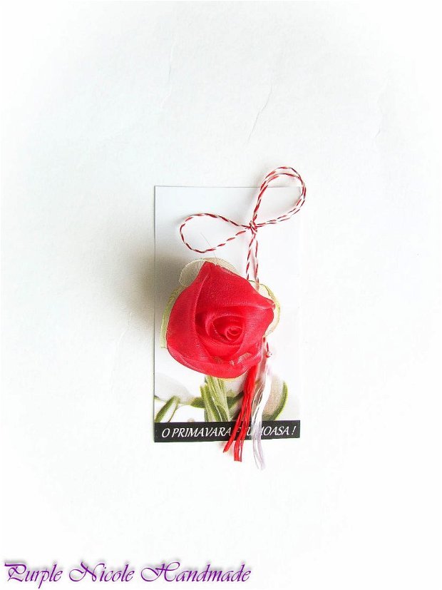Regina - martisor boboc trandafir rosu handmade