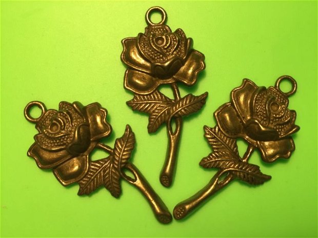 Charm (4,6x3,2cm) trandafir, nuanță bronz antic