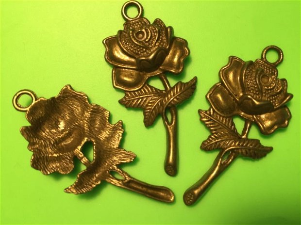 Charm (4,6x3,2cm) trandafir, nuanță bronz antic