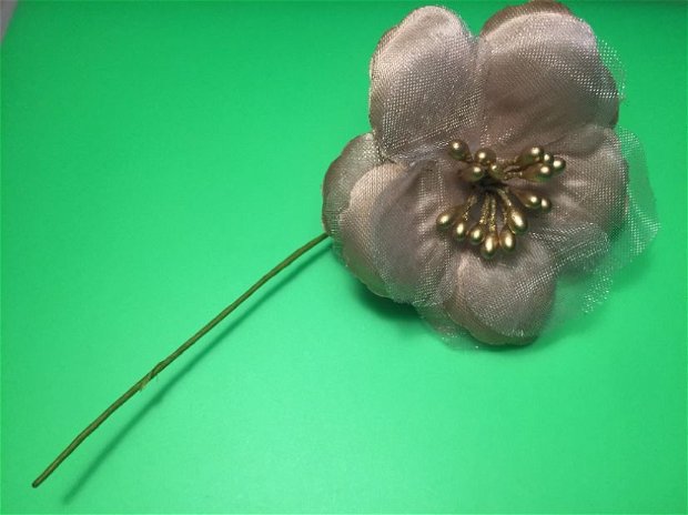 Floare (5cm) cu codița, nuanță cafe-au-lait