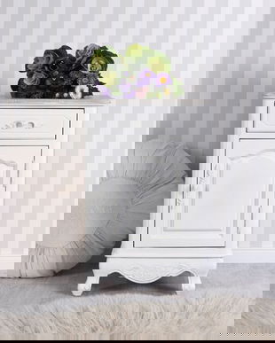 Noptiera din lemn masiv alb cu blat grej