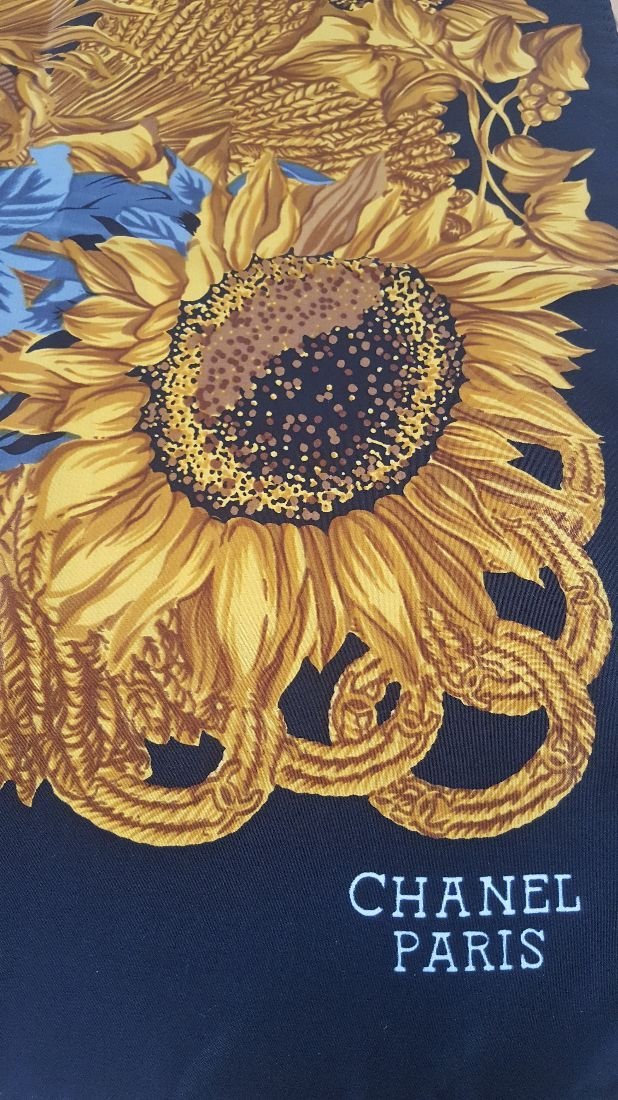 Esarfa vintage Chanel Sunflower