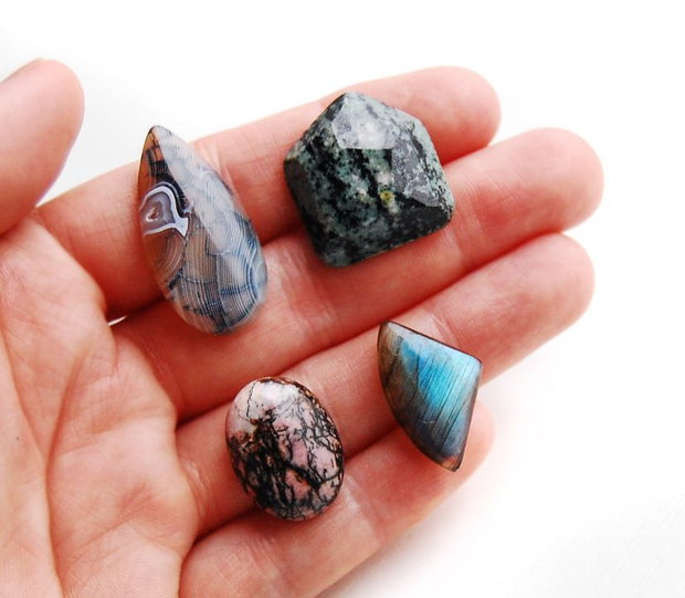 Lot 4 cabochoane - Labradorit, Zoisit, Agat, Rodonit
