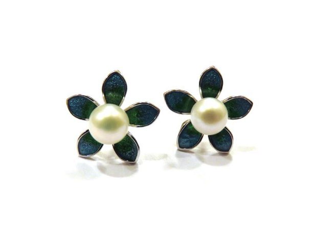 Cercei floare din Argint 925 rodiat si Perle de cultura albe - CE659 - Cercei floare, cercei perle de cultura, cercei cu surub, cercei albastri verzui emailati