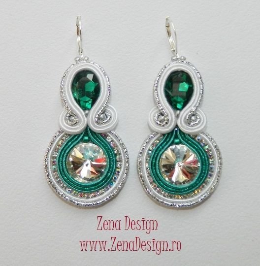 Cercei argintii cu verde emerald, cercei albi cu verde si argintiu, cercei eleganti verzi cu cristale, cercei unicat, cercei handmade