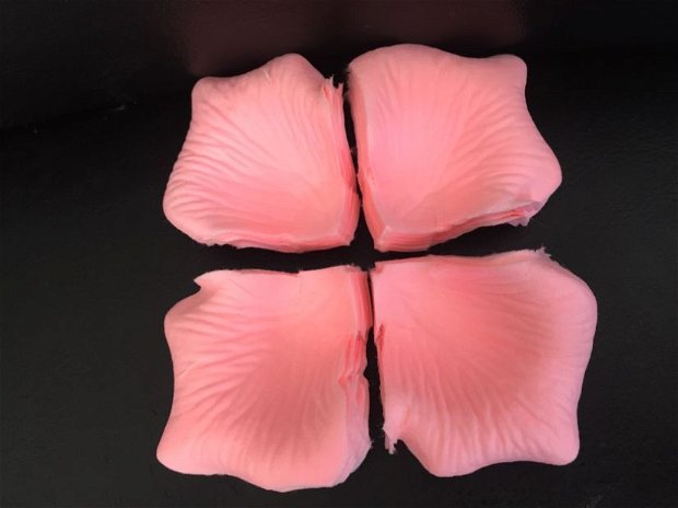 Set petale(150 buc), 5,7cm lungime, roz