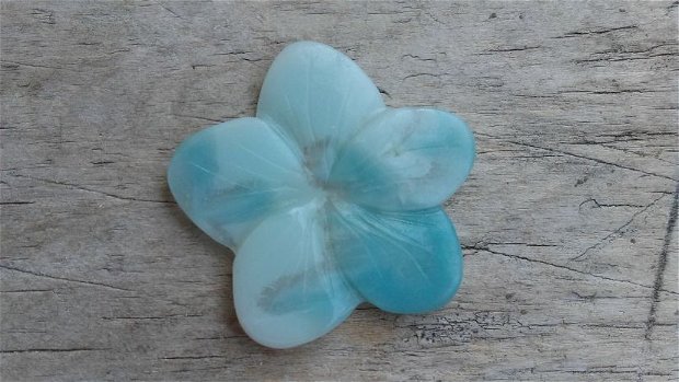 Floare cuart albastru cu alb / cabochon, 40mm