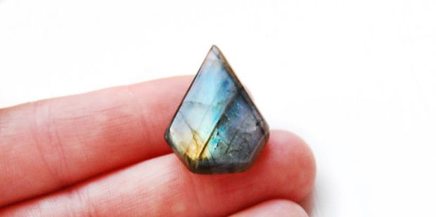 Cabochon labradorit  - kite -Q19