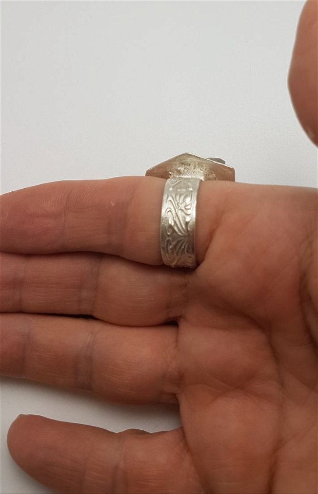inel unicat din argint 999, cu cristal fatetat de citrin