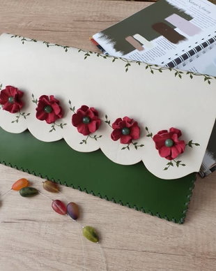 Poseta plic handmade unicat din piele naturala - Little Flowers