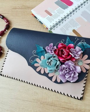 Poseta plic handmade unicat din piele naturala - Little Flowers