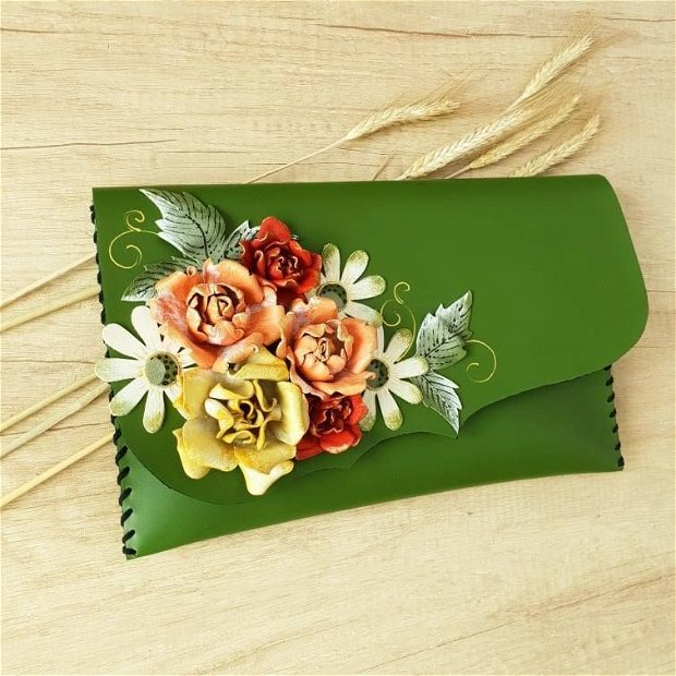Poseta plic handmade unicat din piele naturala - Little Flowers