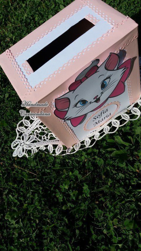 Cutie de dar pisicuta Marie