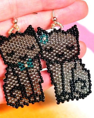 VANDUT Cercei- Two happy cats