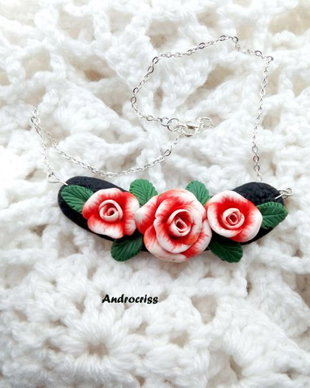 Roses ,colier din lut polimeric