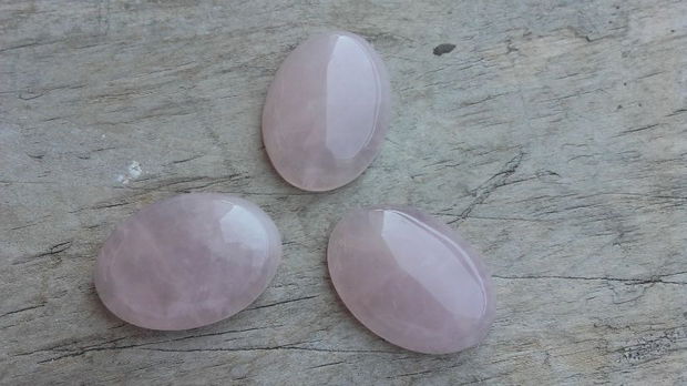 Cabochon cuart roz, 30x22 mm