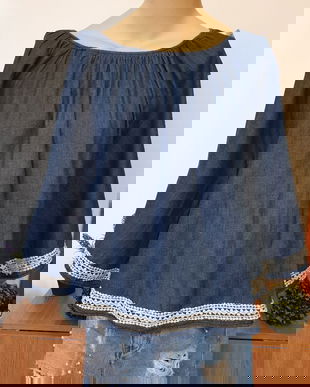 Bluza denim, maneci fluture.