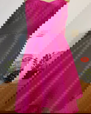 Rochie pe bust,ciclam.